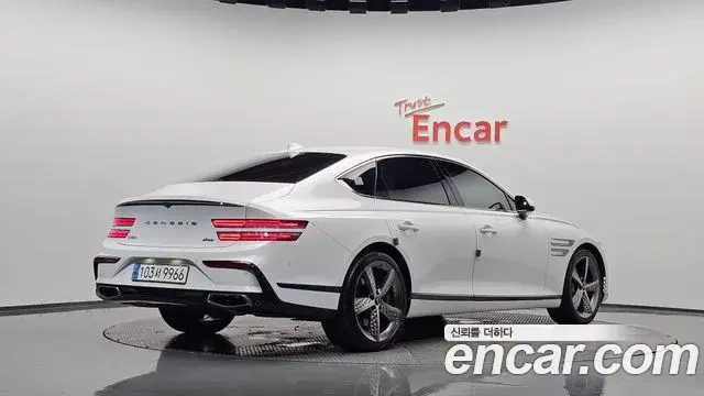 Genesis Electrified G80 2024 — Photo 2/20