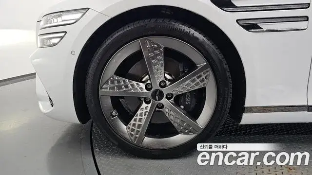 Genesis Electrified G80 2024 — Photo 5/20
