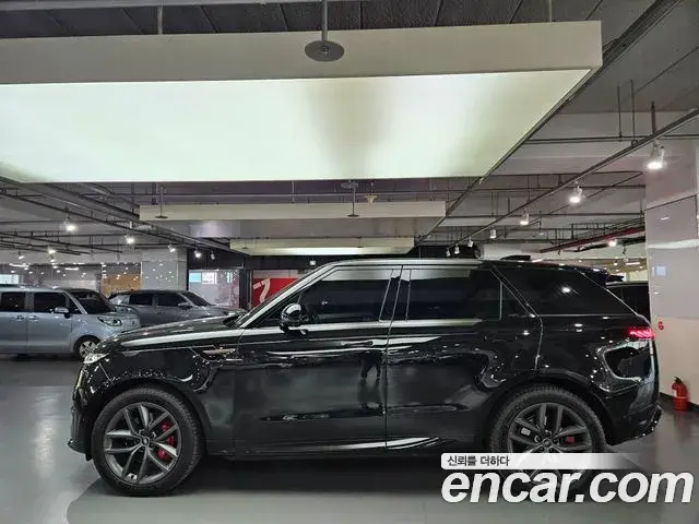 Land Rover Range Rover Sport 2024 — ფოტო 18/20
