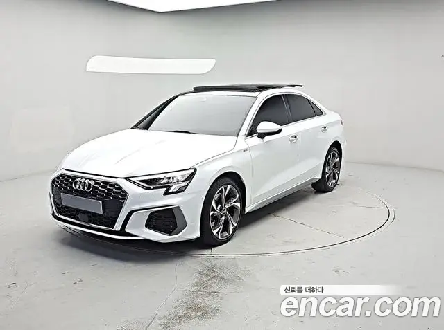 Audi A3 2023 — Фото 1/18