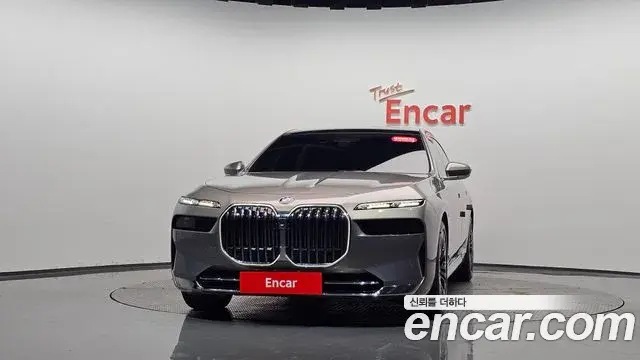 BMW 7 Series 2023 — Photo 3/20