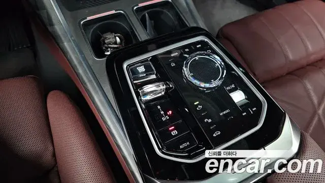 BMW 7 Series 2023 — Photo 9/20