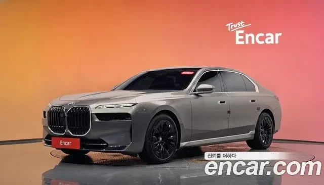 BMW 7 Series 2023 — Photo 1/20