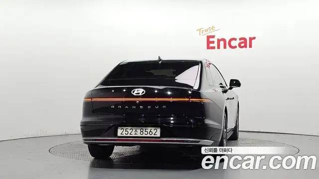 Hyundai Grandeur 2023 — Photo 4/20