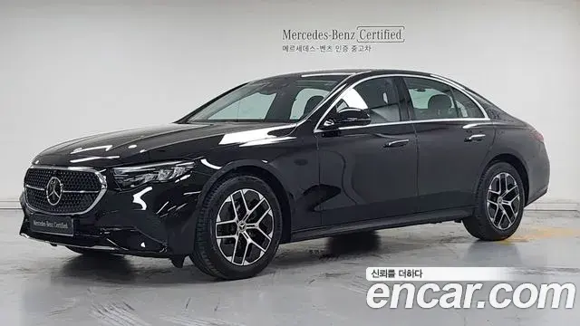 Mercedes-Benz E-Class 2026 — Photo 18/18