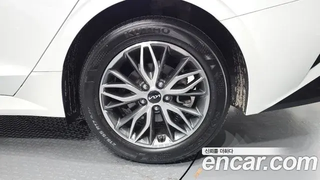 Kia K5 2022 — ფოტო 29/30