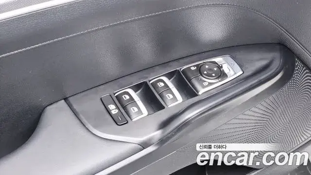Kia K5 2022 — ფოტო 25/30