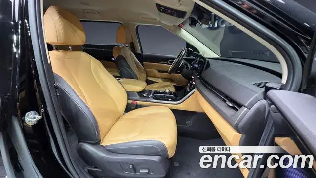 Kia Carnival 2023 — Şəkil 10/20