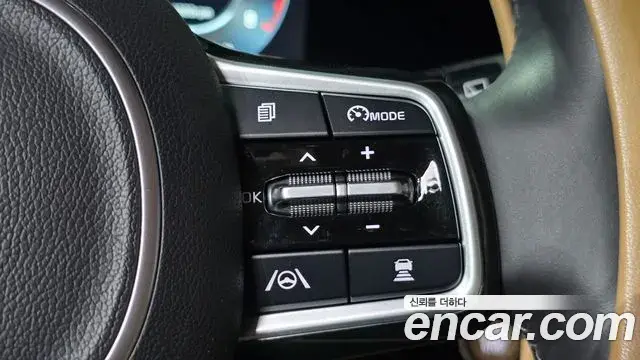 Kia Carnival 2023 — Şəkil 16/20