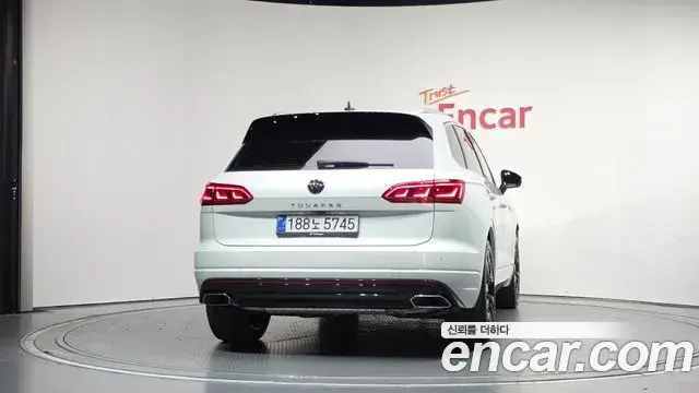 Volkswagen Touareg 2023 — Şəkil 30/36