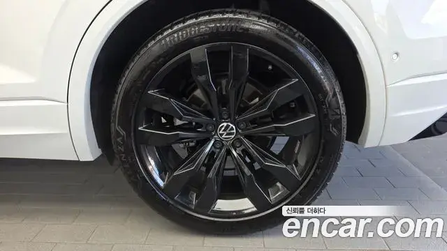 Volkswagen Touareg 2023 — Şəkil 4/36