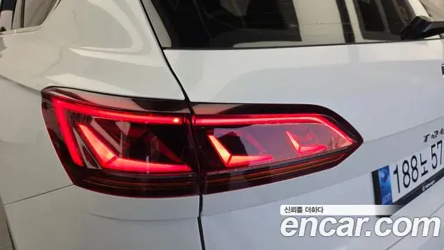 Volkswagen Touareg 2023 — Şəkil 29/36