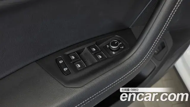 Volkswagen Touareg 2023 — Şəkil 18/36