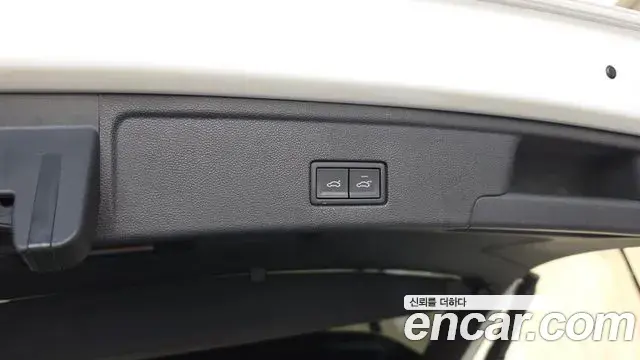 Volkswagen Touareg 2023 — Şəkil 14/36
