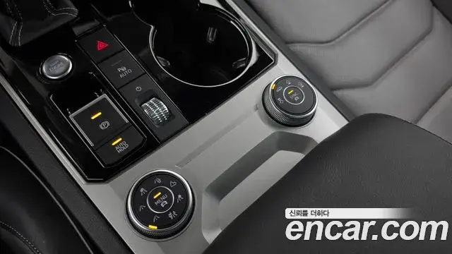Volkswagen Touareg 2023 — Şəkil 23/36