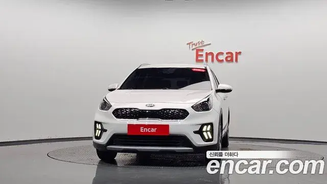 Kia Niro 2020 — Фото 3/20