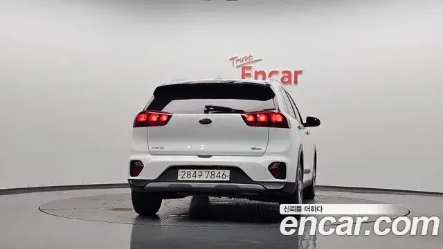 Kia Niro 2020 — Фото 4/20