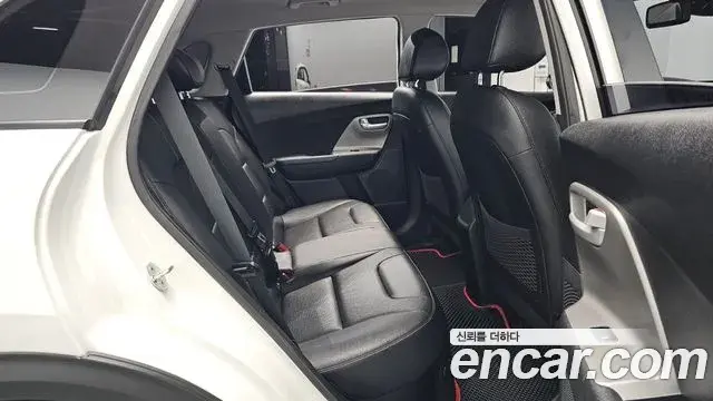 Kia Niro 2020 — Фото 11/20