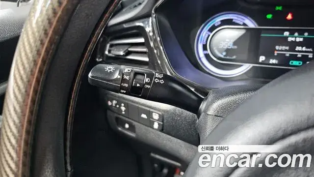 Kia Niro 2020 — Фото 17/20