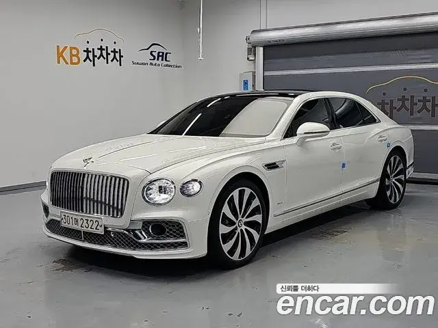 Bentley Flying Spur 2023 — ფოტო 8/15