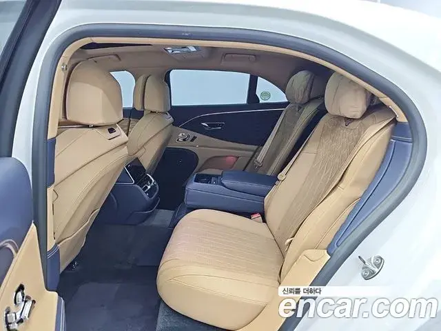 Bentley Flying Spur 2023 — ფოტო 6/15