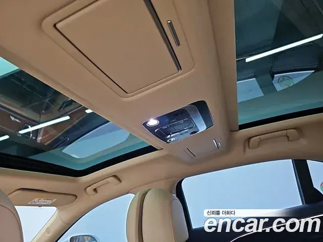 Bentley Flying Spur 2023 — ფოტო 4/15