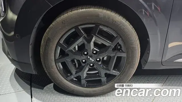 Kia Carnival 2024 — Photo 5/20
