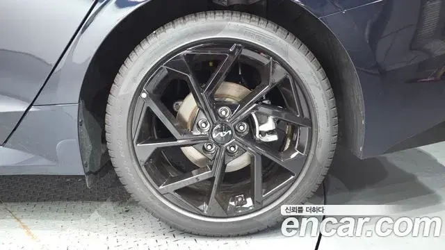 Kia K5 2025 — Photo 23/33