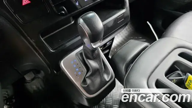Hyundai Staria 2022 — Photo 9/20