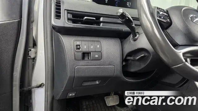 Hyundai Staria 2022 — Photo 16/20