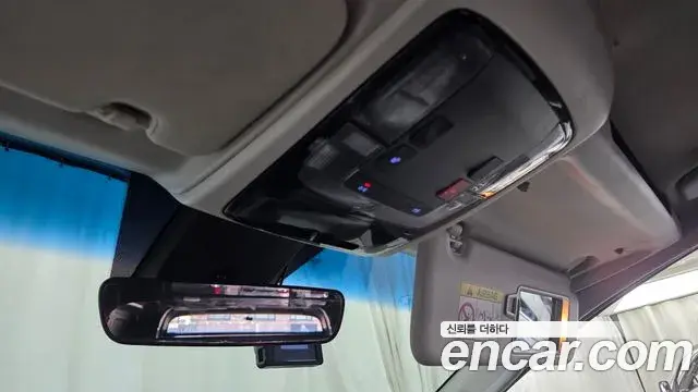 Hyundai Staria 2022 — Photo 17/20