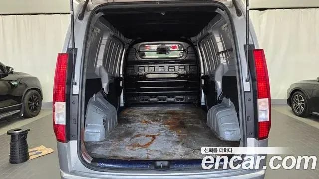 Hyundai Staria 2022 — Photo 20/20