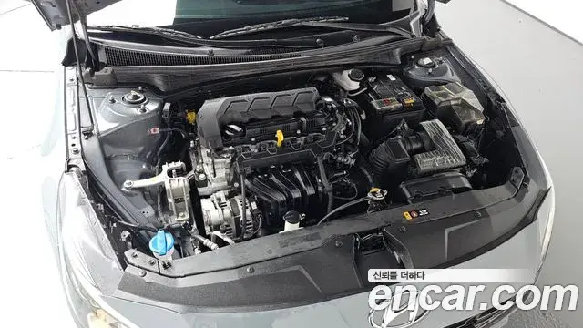 Hyundai Avante 2022 — Photo 6/20