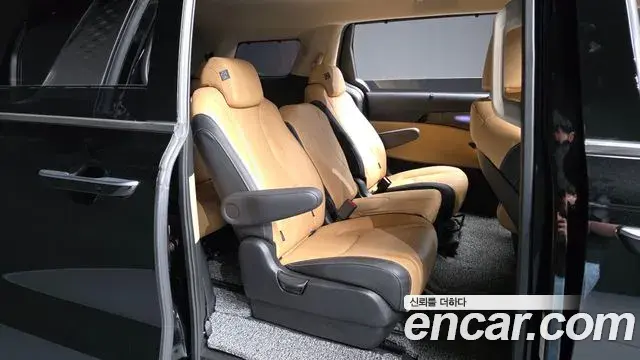 Kia Carnival 2023 — Фото 12/20