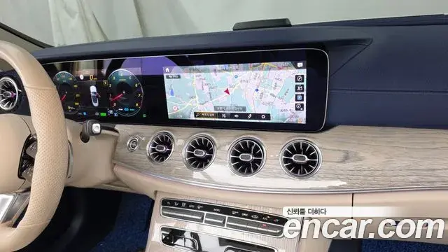 Mercedes-Benz E-Class 2021 — Photo 14/20