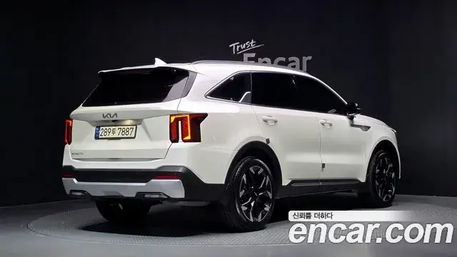 Kia Sorento 2023 — Photo 1/20