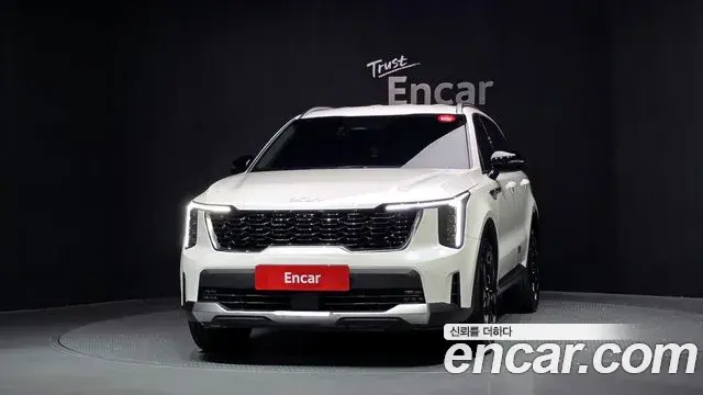 Kia Sorento 2023 — Photo 2/20