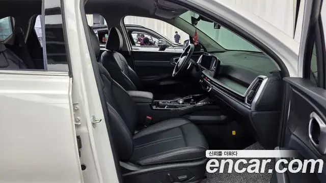 Kia Sorento 2023 — Photo 11/20
