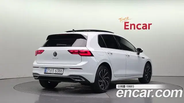 Volkswagen Golf 2023 — Şəkil 12/33