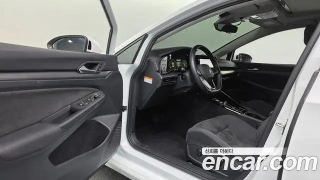 Volkswagen Golf 2023 — Şəkil 28/33