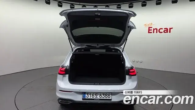 Volkswagen Golf 2023 — Şəkil 5/33