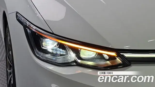 Volkswagen Golf 2023 — Şəkil 27/33
