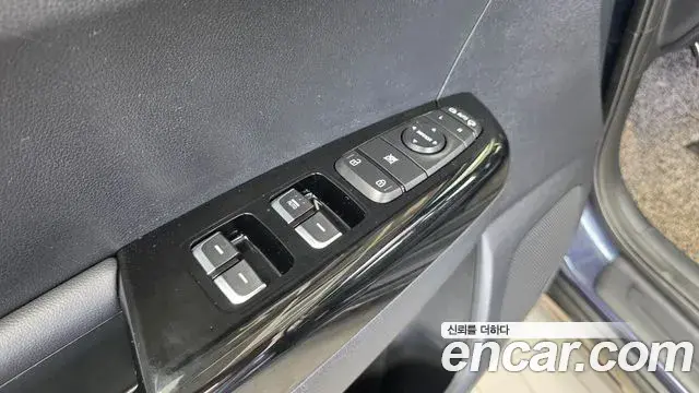Kia Sportage The Bold 2019 — ფოტო 2/32