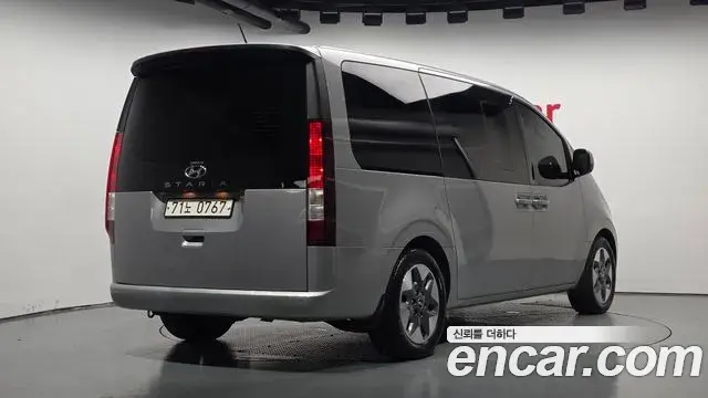 Hyundai Staria 2021 — Photo 2/20