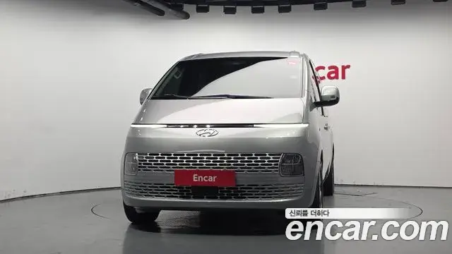 Hyundai Staria 2021 — Photo 3/20
