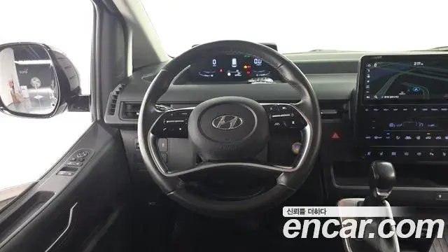 Hyundai Staria 2021 — Photo 12/20