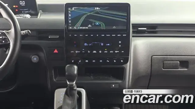 Hyundai Staria 2021 — Photo 13/20