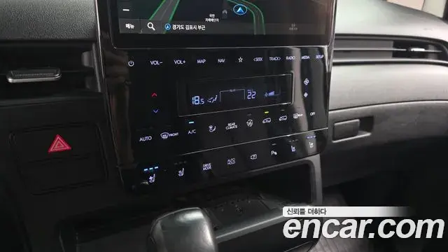 Hyundai Staria 2021 — Photo 16/20