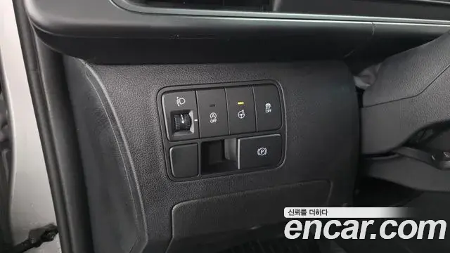 Hyundai Staria 2021 — Photo 17/20
