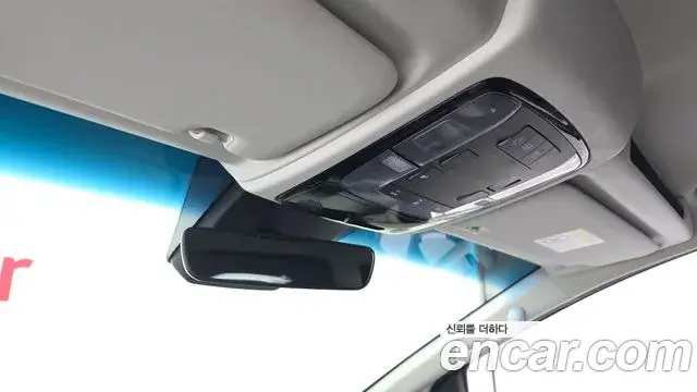 Hyundai Staria 2021 — Photo 18/20